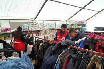 Türk Kızılay deprem bölgesinde 6 ilde 12 sosyal marketle hizmet veriyor