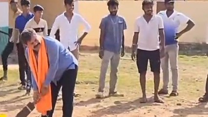 ದಾವಣಗೆರೆ: ಹೆಂಡತಿ ಬಾಲ್‌ ಗೆ ಸಿಕ್ಸ್‌ ಬಾರಿಸದ ರೇಣುಕಾಚಾರ್ಯ!