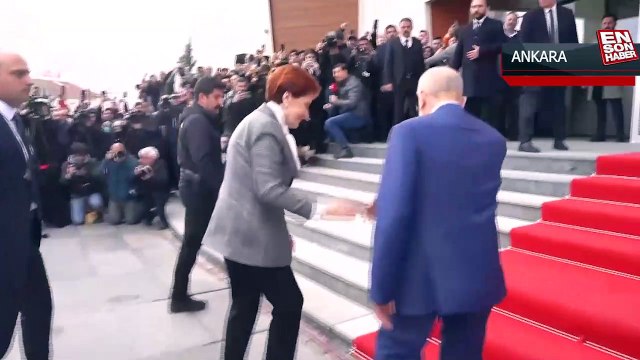 Meral Akşener, Saadet Partisi Genel Merkezi'ne geldi