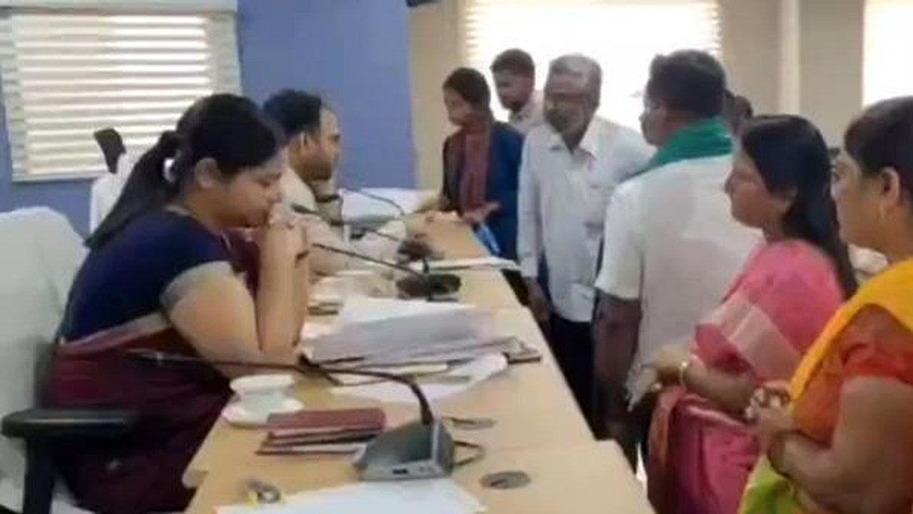 మహబూబాబాద్: అధికారులకు జిల్లా కలెక్టర్ కీలక ఆదేశాలు.. నిర్లక్ష్యం వద్దు..!