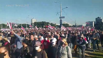 Tribunal de Belarus condena vencedor do Nobel da Paz a 10 anos de prisão