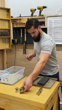 How I sharpen my edge tools - Woodworking Skills #woodtok #woodworking #asmrsounds