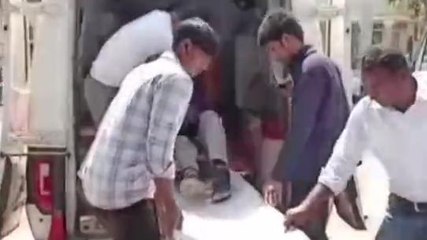 रीवा: ट्रक को ओवरटेक करते वक्त हुआ हादसा, बाइक चालक को गवाना पड़ा अपना हाथ