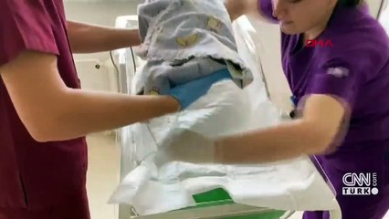 Depremzede masal bebek bulundu