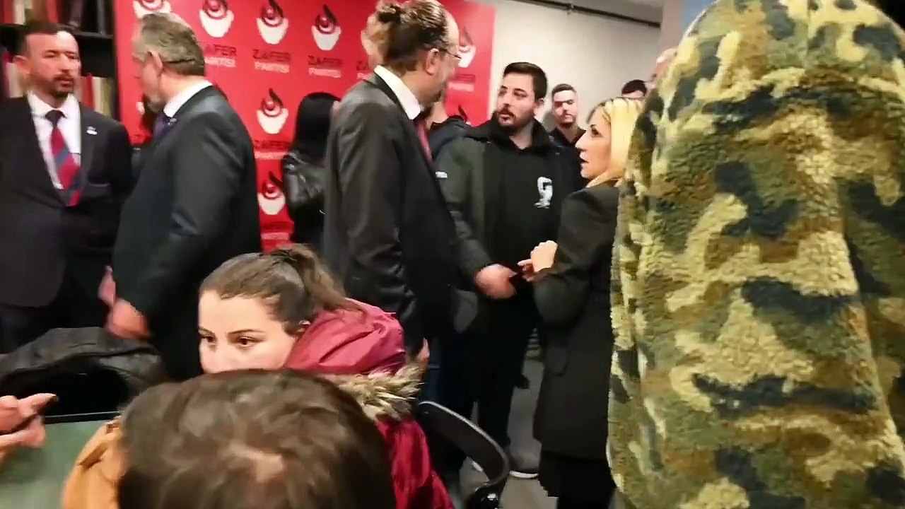 Ümit Özdağ gençlere seslendi: Kendinize inanın; depremde enkazı siz kaldırdınız, Saray rejiminin gerisinde bırakacağı enkazı da siz kaldıracaksınız