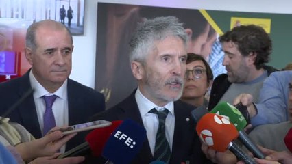 Grande-Marlaska confirma la "suspensión de empleo y sueldo" al comisario jefe de Fuengirola