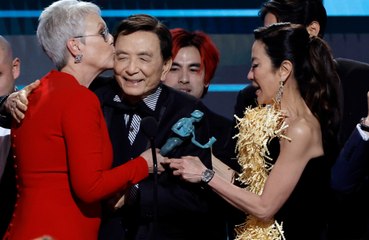 Jamie Lee Curtis says she and Michelle Yeoh 'love each other'