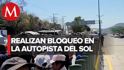Habitantes de Pascala del Oro bloquean la Autopista del Sol