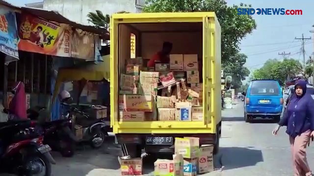 Aksi Bajing Loncat Curi Susu dari Mobil Boks Viral di Media Sosial