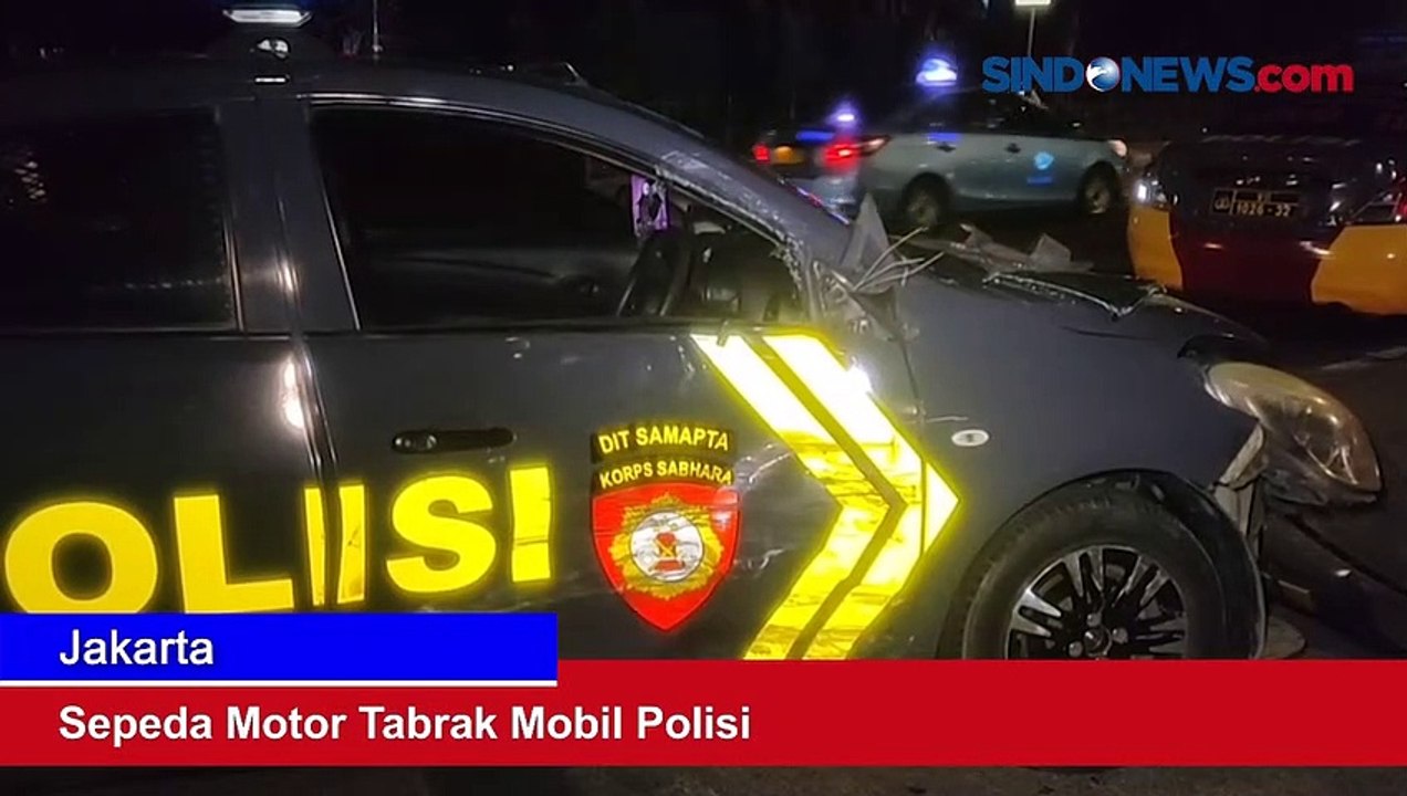 Sepeda Motor Tabrak Mobil Polisi