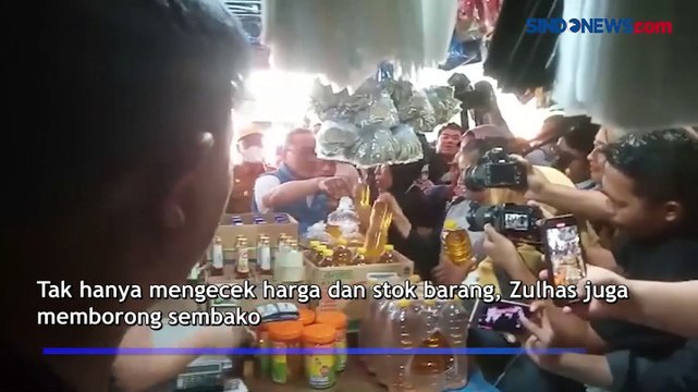 Tinjau Pasar Angso Duo Jambi, Mendag Zulhas Borong Migor dan Telur Ayam