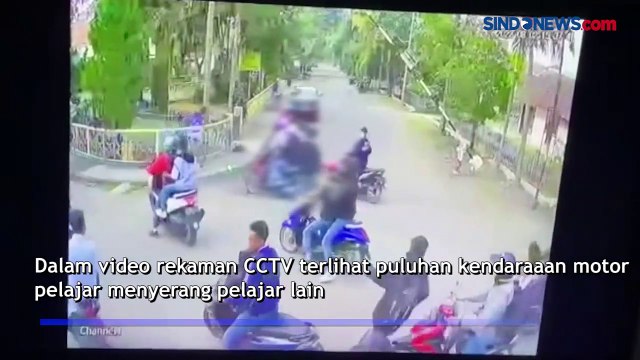 Terekam CCTV, Sekelompok Pelajar Diserang di Bandung