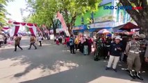 Ratusan Warga Bergerombol di Depan Pasar Larangan Sidoarjo Ingin Lihat Jokowi