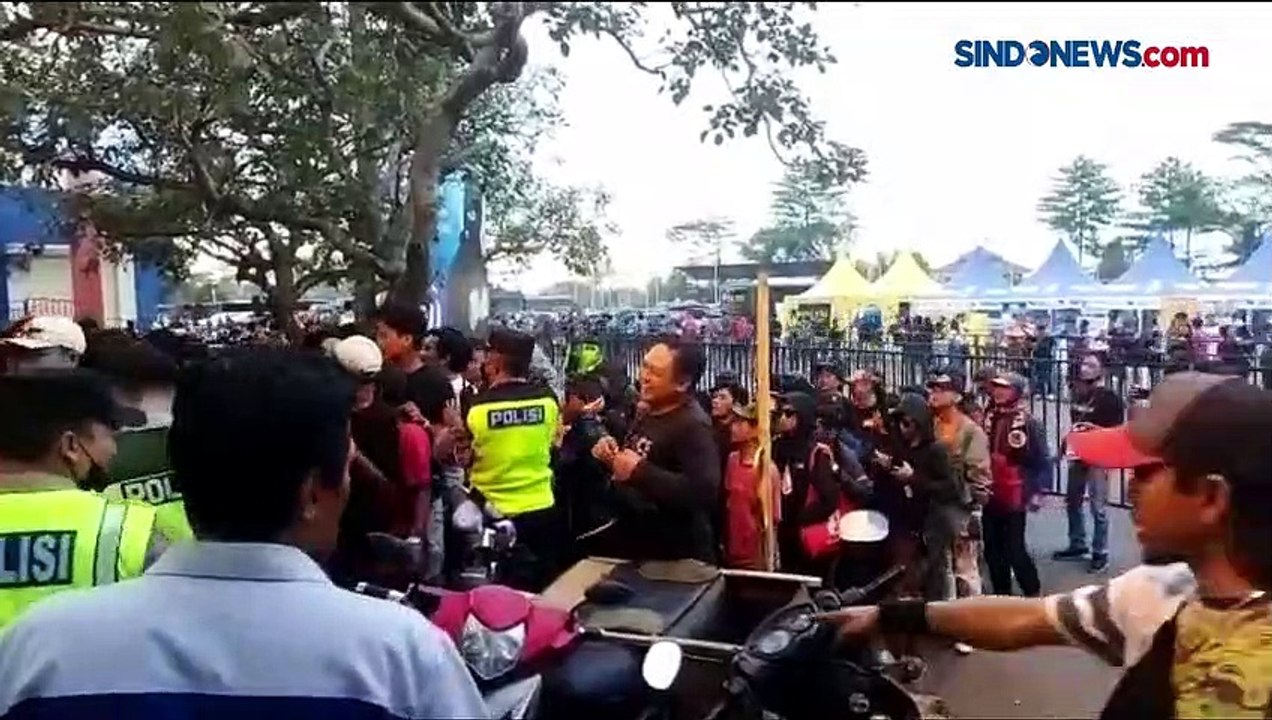 Jelang Arema vs Persija, Intip Keramaian Stadion Kanjuruhan yang Dipadati Ribuan Aremania dan Jakmania