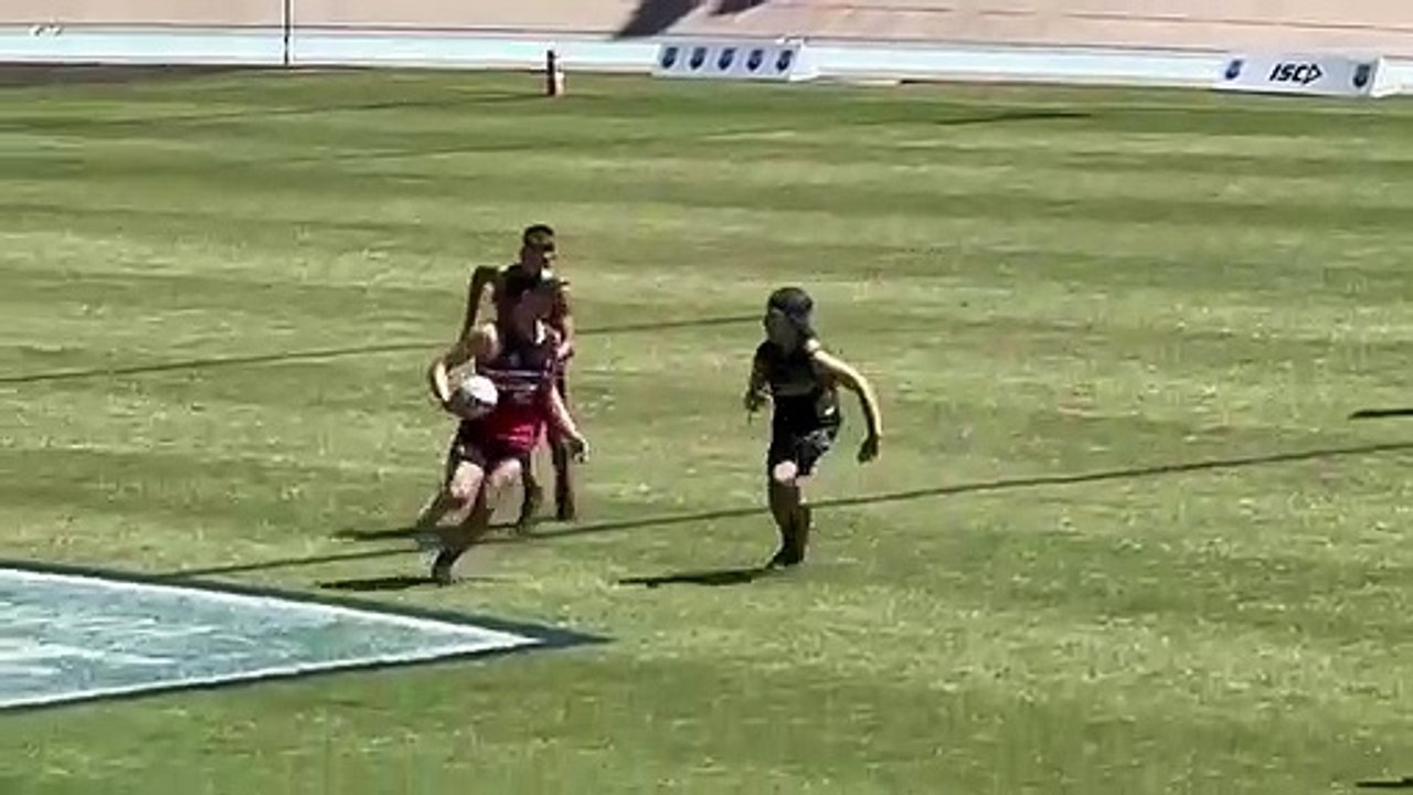 Maitland Redbacks under-14 touch football  side score a try |March 7, 2022 | Maitland Mercury