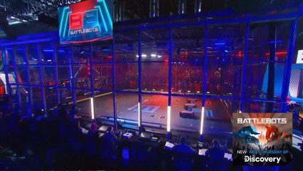 Battlebots - Witch Doctor Demolition of Opponent