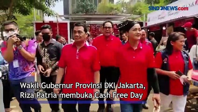Cash Free Day, Wagub DKI Riza Patria Beli Mpek-Mpek Bayar Pakai Aplikasi