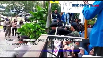 Demo Tolak Kenaikan BBM, Mahasiswa Rusak dan Terobos Pagar Balai Kota