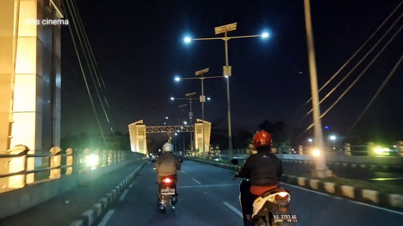 WISATA SIMPANG LIMA GUMUL KEDIRI