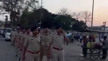 सिंगरौली: त्योहार पर व्यवस्था बनाए रखने हेतू पुलिस ने निकाला फ्लैग मार्च,दी सभी को समझाइश