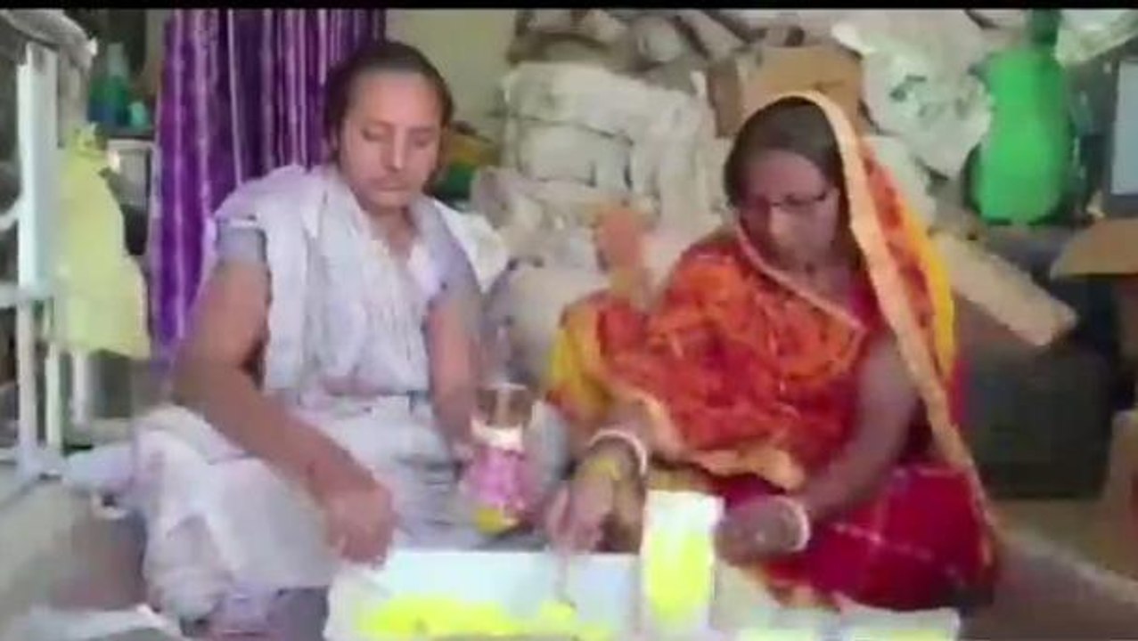 गया: विष्णुपद मंदिर के अर्पित फूलों से बना हर्बल गुलाल, अमेरिका में खेली जायेगी होली