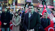 Türkiye'deki depremlerde hayatını kaybedenler için Times Meydanı'nda anma programı