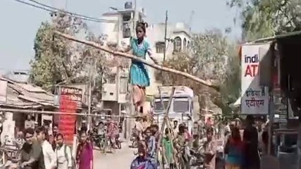 सिवान: पेट की खातिर रस्सी पर तमाशा दिखाने को मजबूर मासूम, यही है भरण-पोषण का जरिया