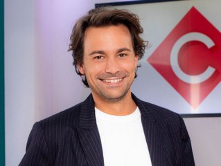 C à Vous : Bertrand Chameroy balance sur cet acteur français qui "regarde le plafond" pendant ses chroniques