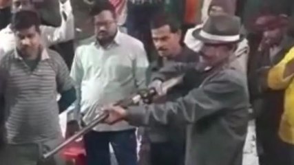 विदिशा: यहां बंदूक की गोली से जलाई जाती है होली, जानिए क्या है मान्यताएं...