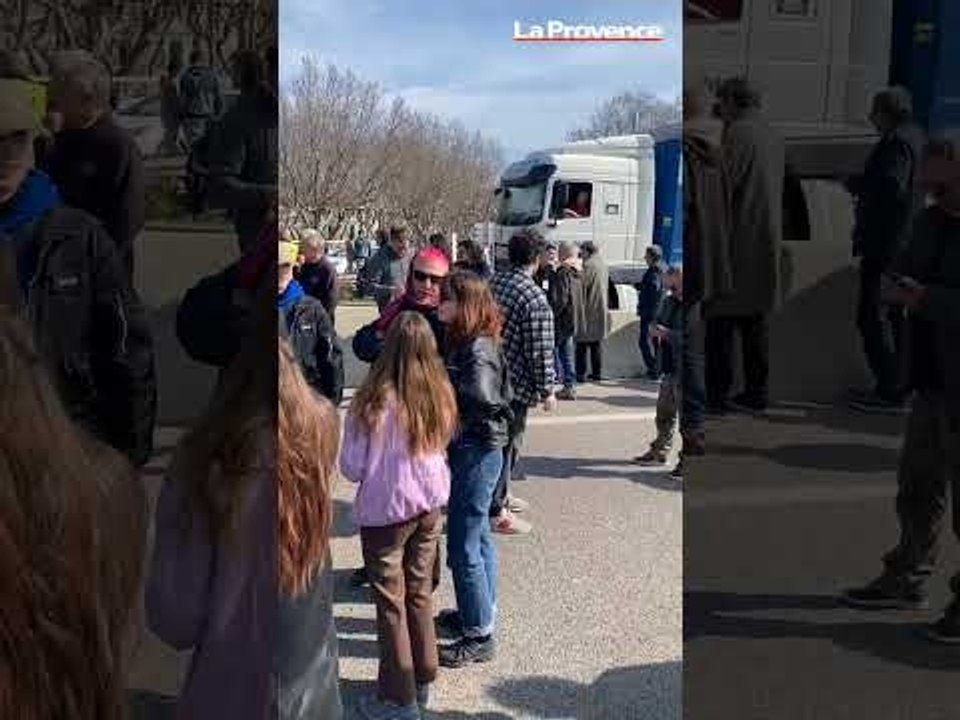 Arles : une partie du cortège est partie bloquer la N113