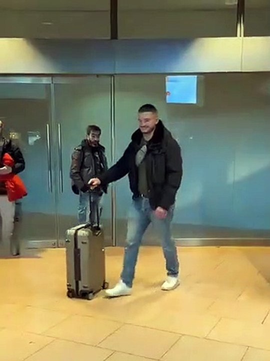 Faire une blague à son pote que l'on va chercher à l'aéroport