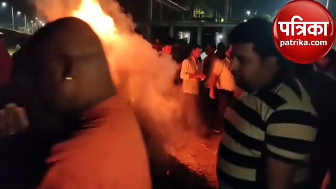 Holi 2023 : होली की अनूठी परंपरा, पीठाधीश्वर की...