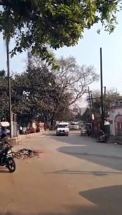 वीडियो स्टोरीः रंगों के पर्व को देखते हुए पुलिस ने किया फ्लैग मार्च