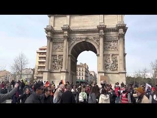 Manifestation contre la réforme des retraites : le cortège marseillais arrive Porte d’Aix