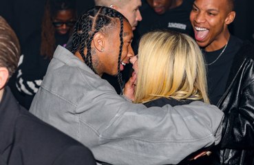 Avril Lavigne kisses Tyga