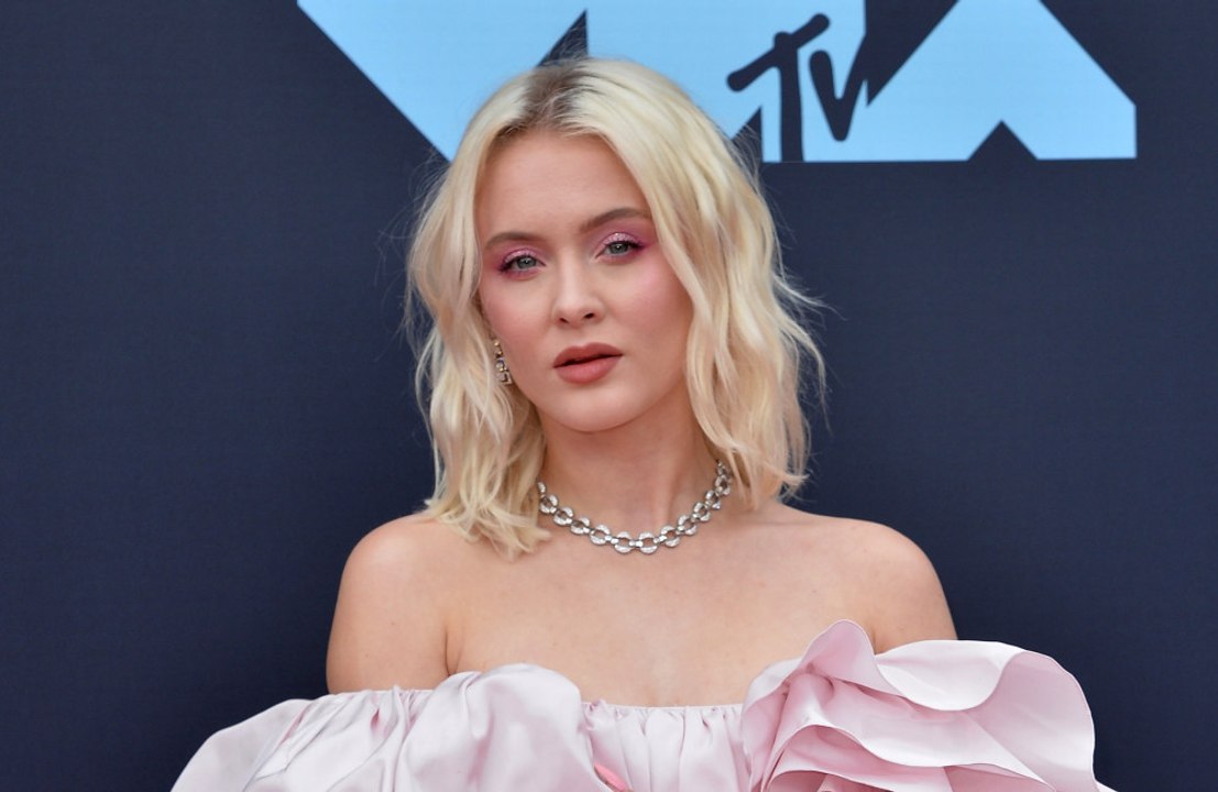 Zara Larsson: Sie lässt sich zur Helikopterpilotin ausbilden