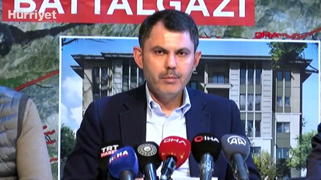 Bakan Kurum, Malatya Afet Koordinasyon Merkezi'nde açıklamalarda bulundu