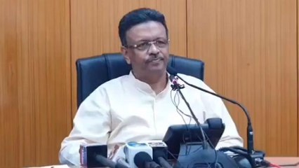 কলকাতা: ফুরফুরা শরিফের উন্নয়ন পর্ষদের চেয়ারম্যান পদে থেকে সরলেন ফিরহাদ