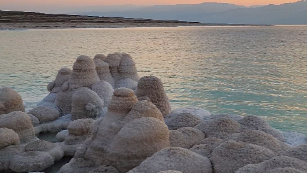 *Must Watch* Fascinating salt pearls on the Pearl Coast of Dead Sea at sunrise