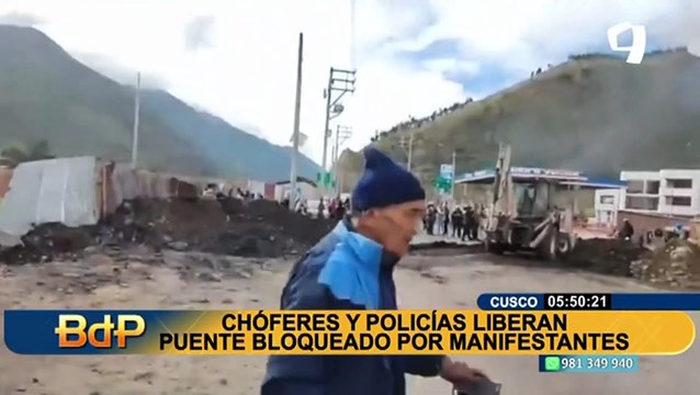 Protestas en Cusco: Chóferes, vecinos y policías desbloquean puente tomado por manifestantes