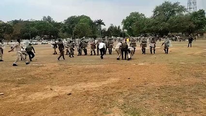 प्रदर्शनकारियों को रोकने पुलिस ने की बलवा ड्रिल