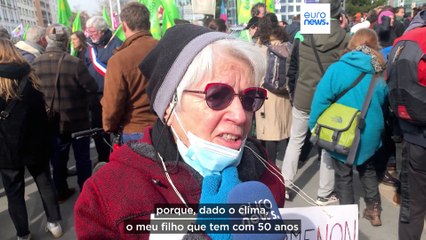 Milhares de pessoas contra a reforma das pensões num protesto com violência