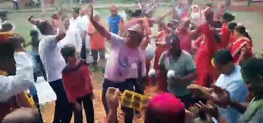 Watch video : पतंजलि योग समिति ने खेली फूलों की होली