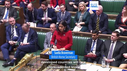 UK government defends law barring 'illegal' English channel migrants