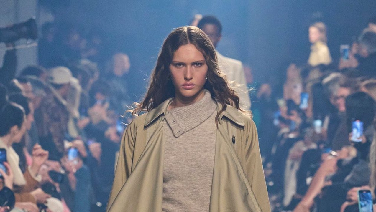 Défilé Isabel Marant Prêt-à-porter Femme Automne-Hiver 23-24