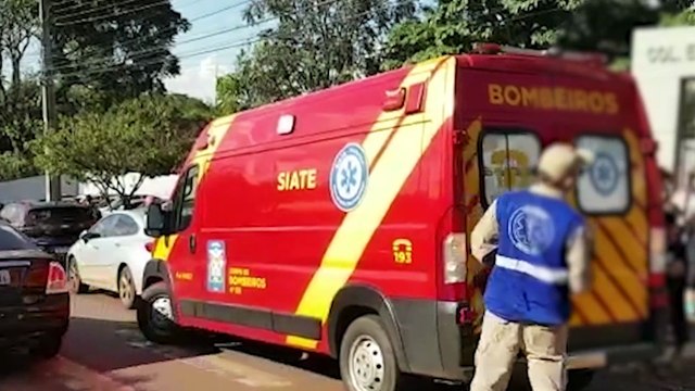 Adolescente machuca o tornozelo em colégio no Bairro Brasília