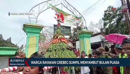 Warga Kendal Gelar Kirab Gunungan Sumpil Menyambut Bulan Puasa