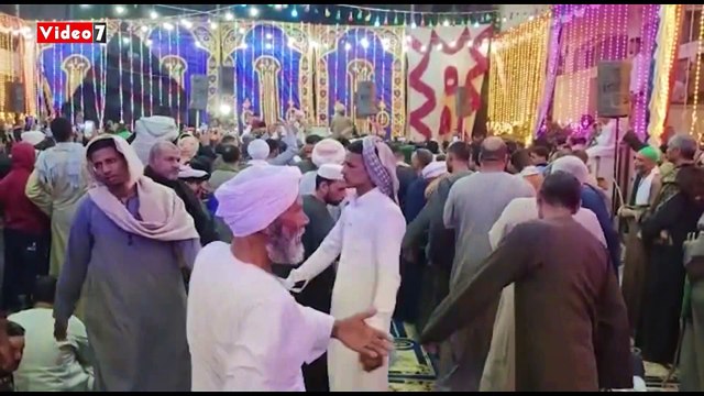 الشيخ أمين الدشناوى يحيي الليلة الختامية لمولد سيدي أبو الحجاج الأقصرى