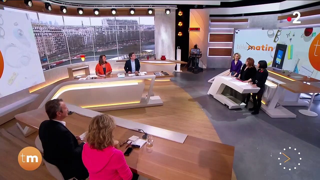 Comme chaque matin dans "Télématin", Mélodie Molinaro, Lola Cès et Marie Facundo ont débarqué en plateau pour évoquer les points forts de l'actualité avec humour et en chanson.