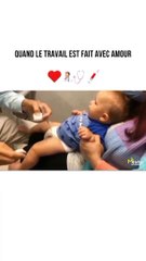 Ce docteur sait y faire avec les bébés, même au moment des piqures